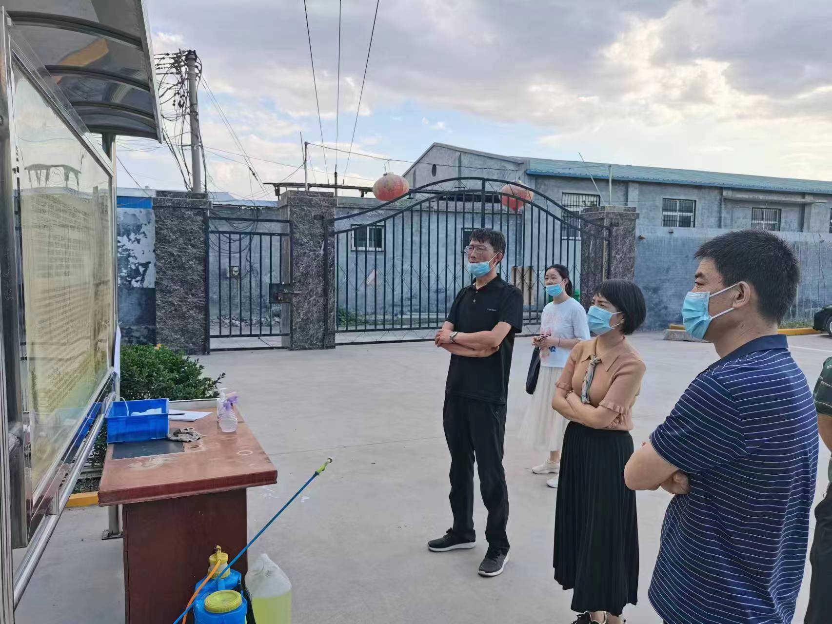 牧野區(qū)副區(qū)長(zhǎng)秦丹丹，科工信局張局長(zhǎng)蒞臨新航參觀(guān)指導(dǎo)工作。